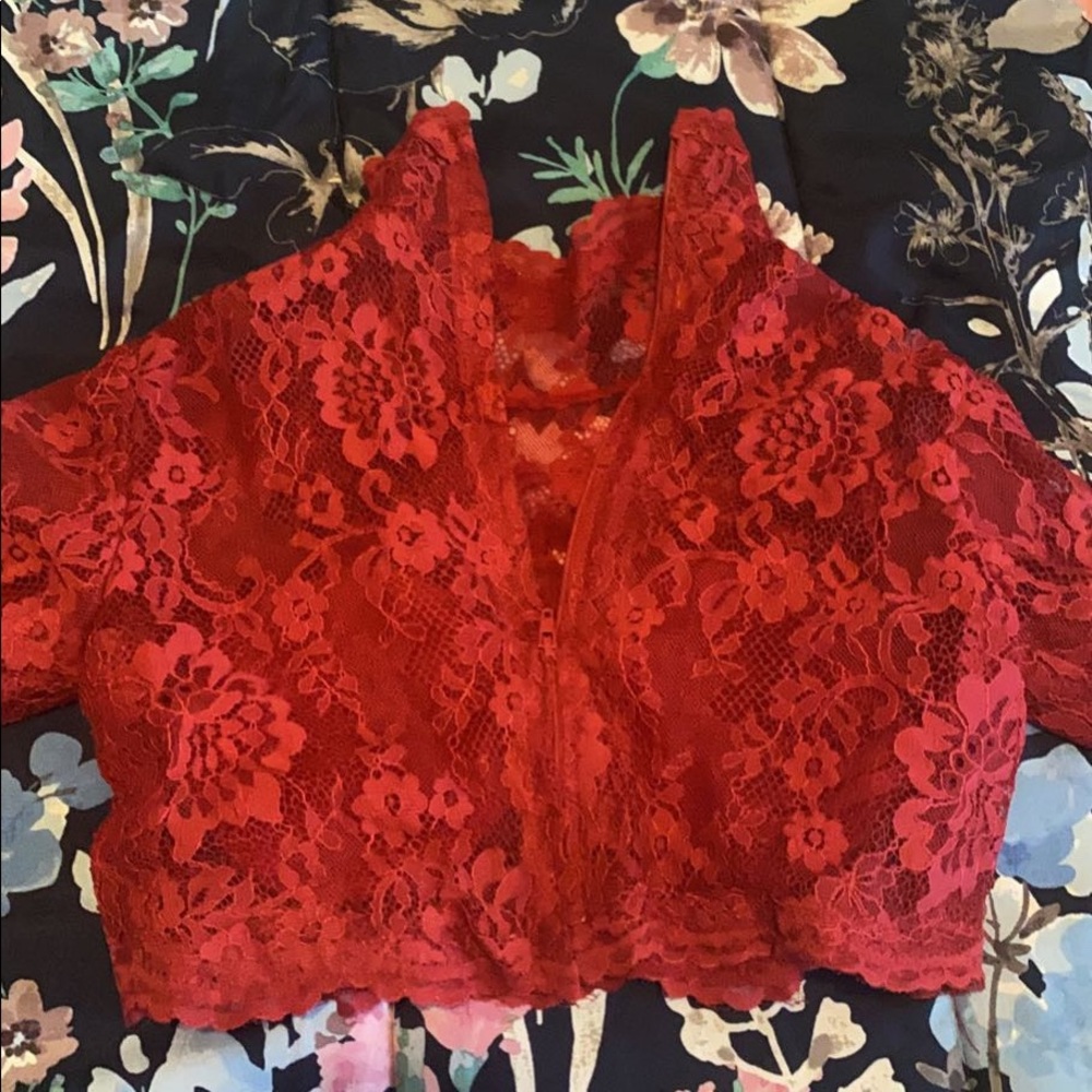 Red crop top - Picture 2 of 2